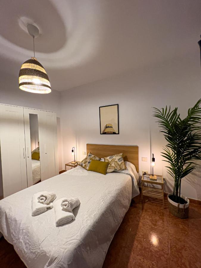 Apartment 100 M From The Beach Arinaga Exterior foto