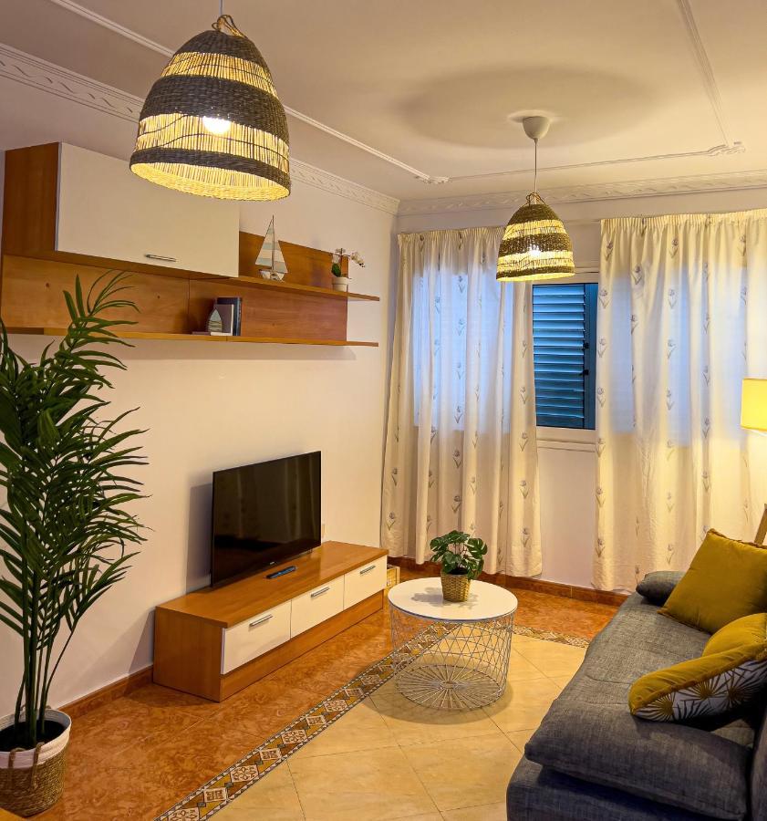 Apartment 100 M From The Beach Arinaga Exterior foto